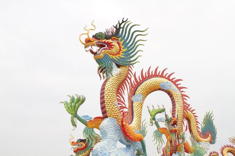 2000年属龙一生的吉祥颜色（属龙吉祥色推荐）