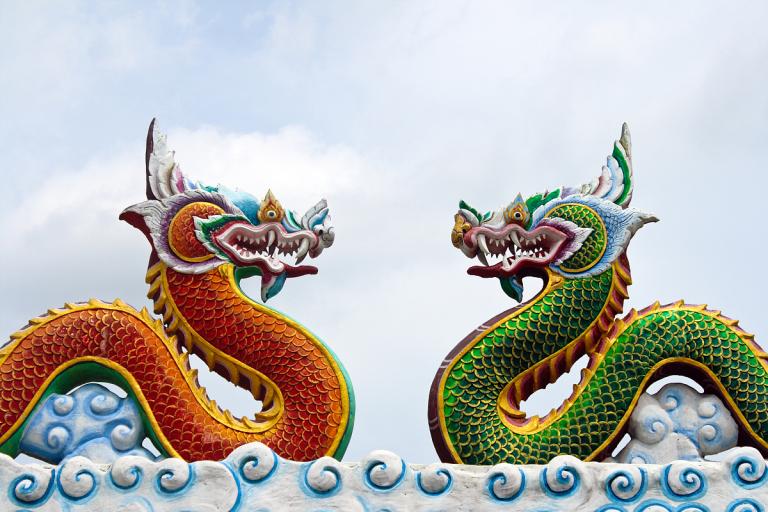 属龙人穿什么颜色最好（属龙人最佳穿着色彩）  第3张